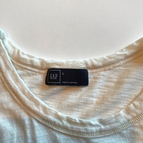GAP cream colored tee - Picture 3 of 4